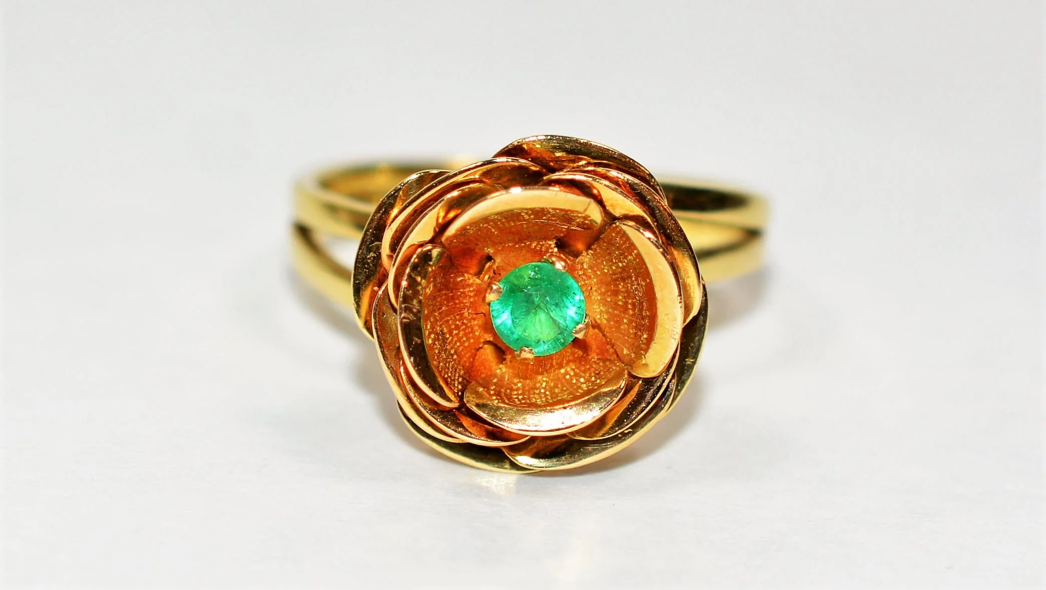 Natural Colombian Emerald Ring 18K Solid Gold .25ct Flower Ring Solitaire Ring Statement Ring Women's Ring May Birthstone Ring Vintage Ring
