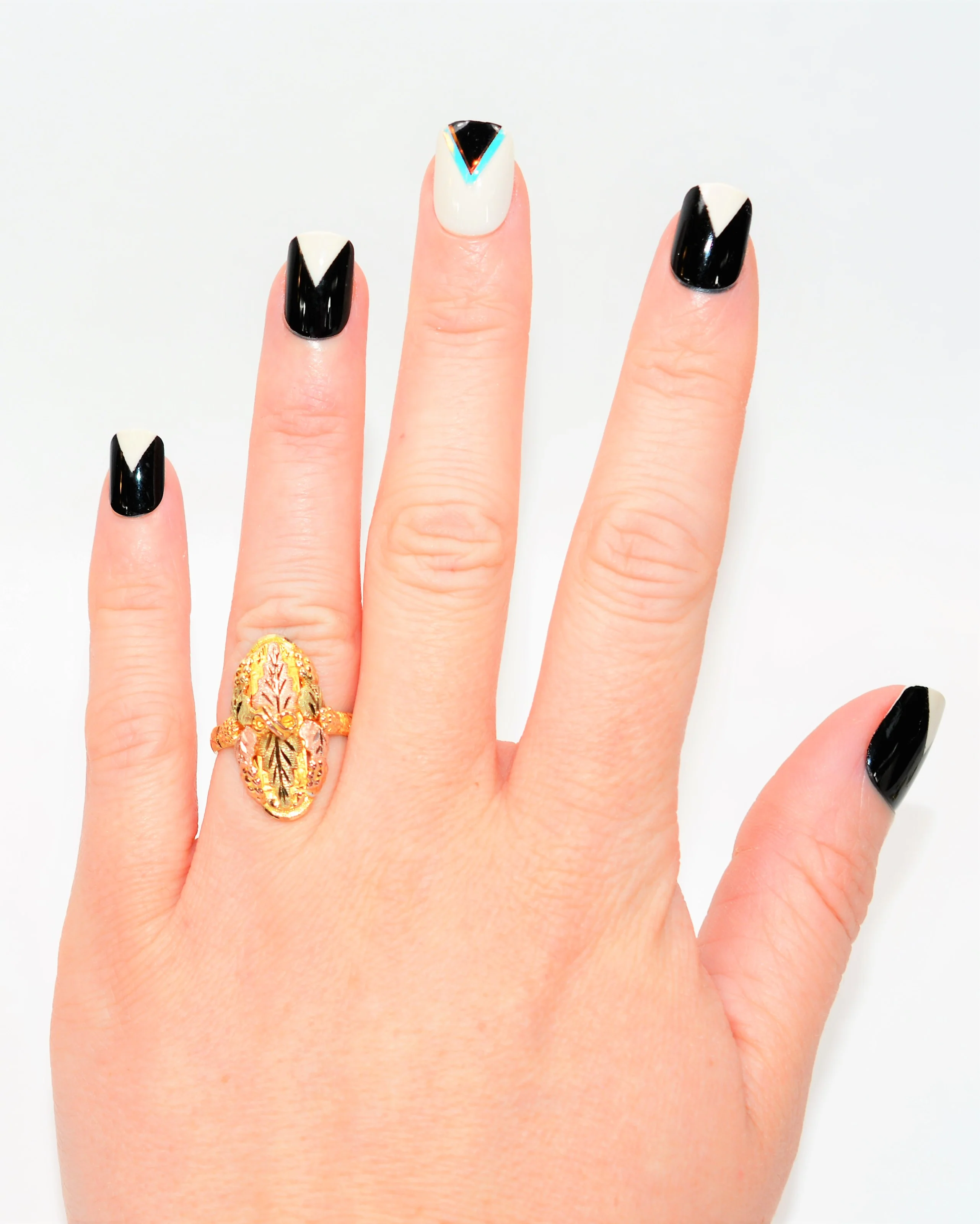 Black Hills Gold Ring 10K Solid Gold Vintage Ring Leaf Ring Vine Ring Boho Ring Nature Ring Black Hills Dakota Jewelry Estate Jewellery - Image 2