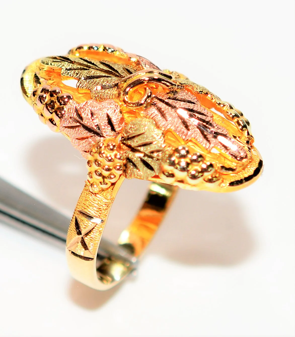 Black Hills Gold Ring 10K Solid Gold Vintage Ring Leaf Ring Vine Ring Boho Ring Nature Ring Black Hills Dakota Jewelry Estate Jewellery - Image 4