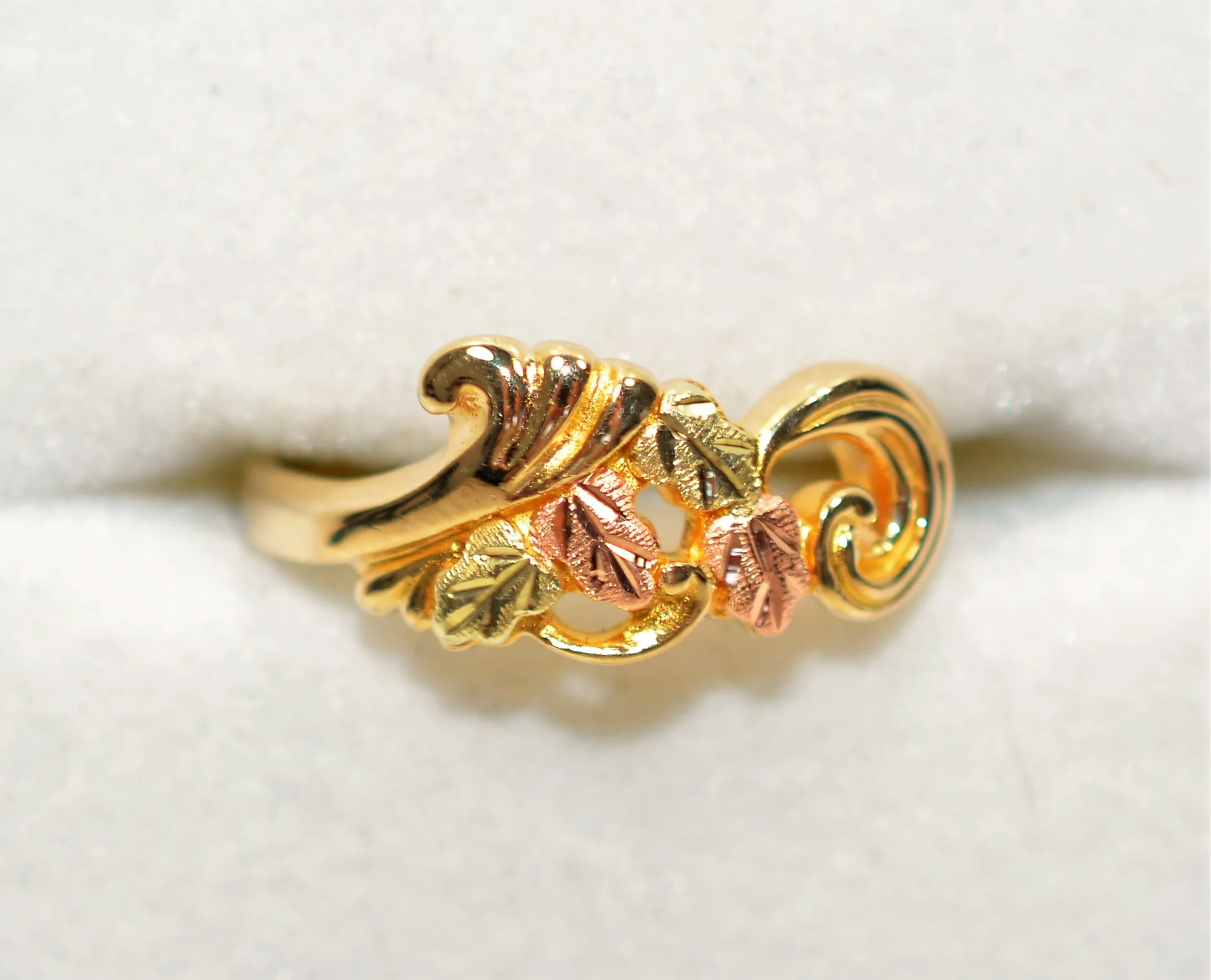 Black Hills Gold Ring 10K Solid Gold Band Leaf Ring Ladies Ring Stackable Ring Vine Ring Nature Ring Boho Ring Women's Ring USA Fine Jewelry - Image 5