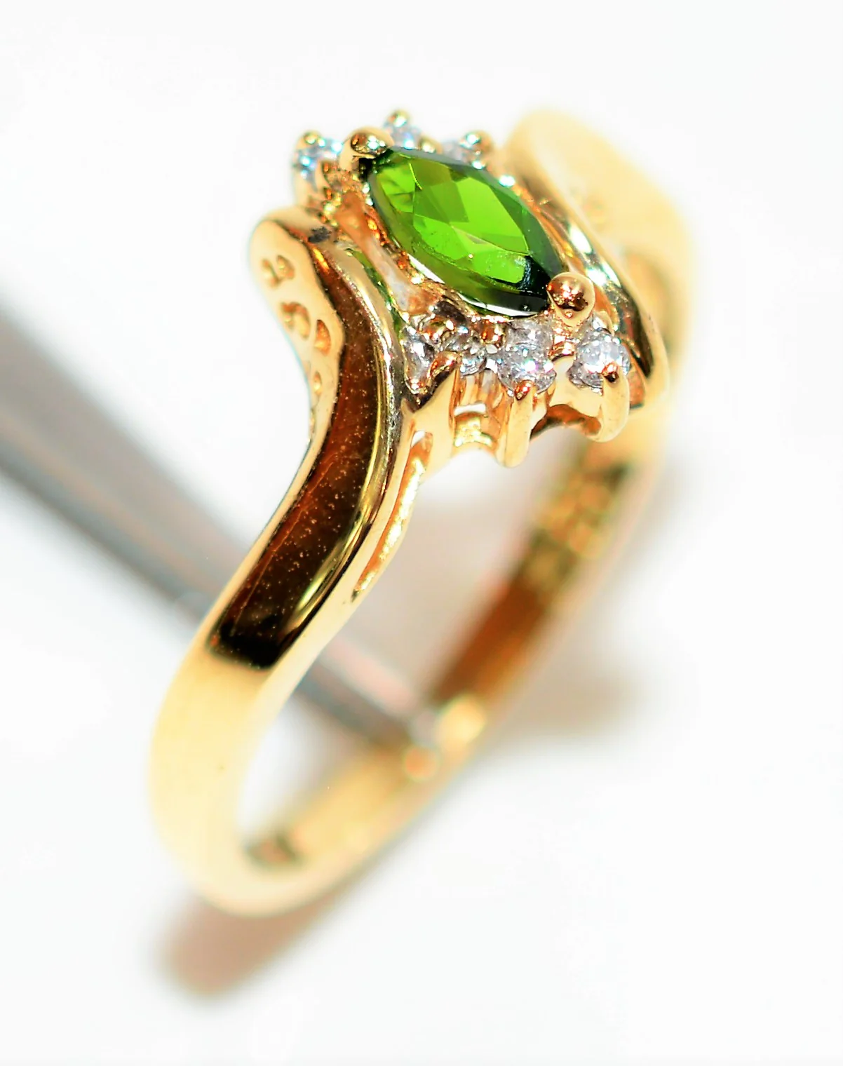 Natural Tsavorite Garnet & Diamond Ring 10K Solid Gold .30tcw January Birthstone Ring Garnet Ring Green Ring Ladies Ring Women's Ring Estate - Image 4